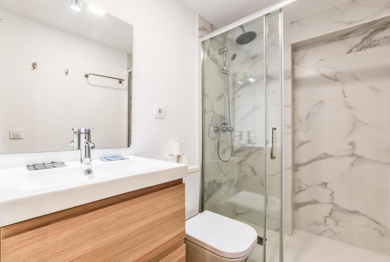 Apartamento Acogedor En El Barrio De Las Letras Apartment Madrid Bagian luar foto